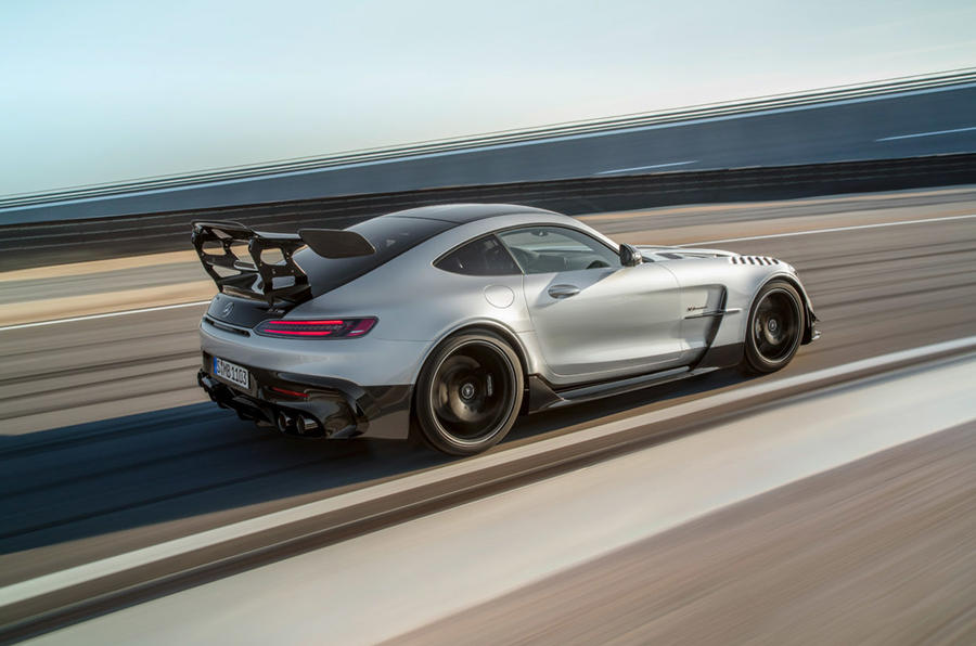 720 hp V8 ile Mercedes-AMG GT Black Serisi Ortaya Çıktı 4 18 mercedes amg gt black series