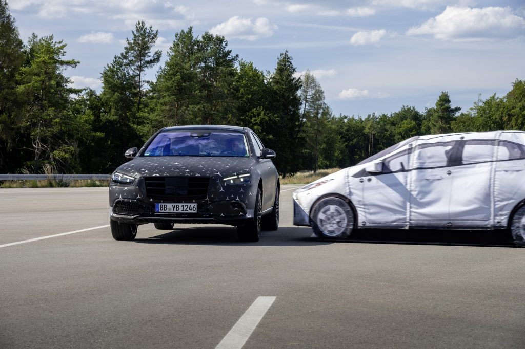 Arka Koltuklarda Hava Yastığı Dönemi; 2020 Mercedes S Class 6 Mercedes Benz S Serisi 3