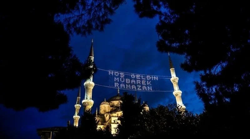 3 Mart 2025 iftar vakti, 3 Mart 2025 iftar saati, 3 Mart 2025 sahur vakti, İstanbul 3 Mart iftar saati, Ankara iftar saati, İzmir 3 Mart sahur saati, Bursa 3 Mart oruç vakti, Adana iftar vakti, Antalya 3 Mart imsak saati, Konya teravih namazı saati, Kayseri iftar saati