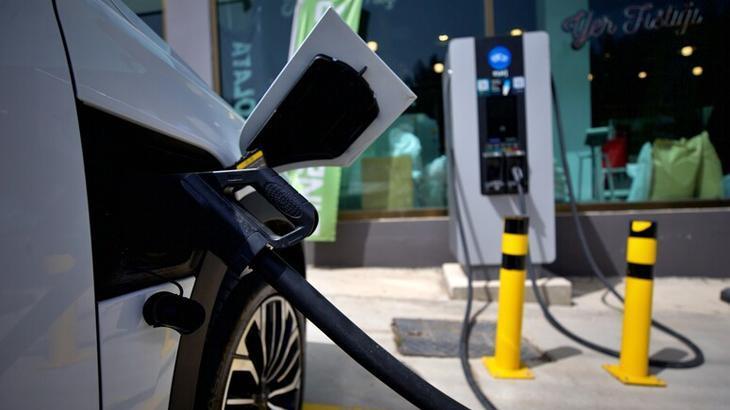 Hibrit ve Elektrikli Araç Farkları