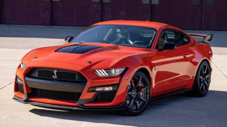 Ford Mustang Shelby ismi neden kullanılmıyor