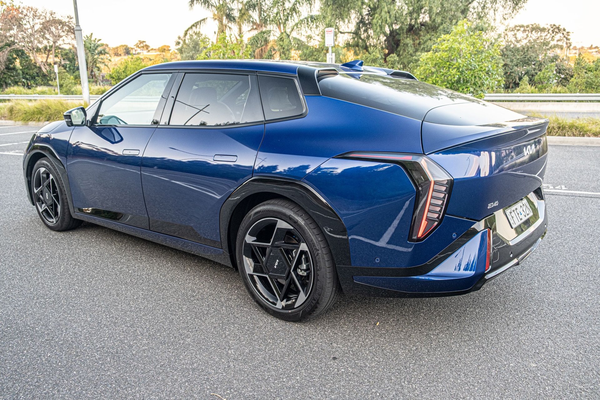 Kia EV4 GT-Line detayları ve sürüş izlenimi