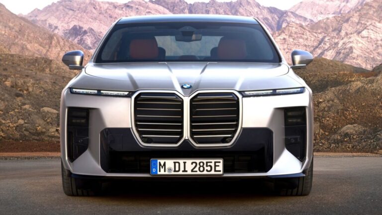 BMW 7 Serisi makyajlı kasa ve yeni teknolojiler