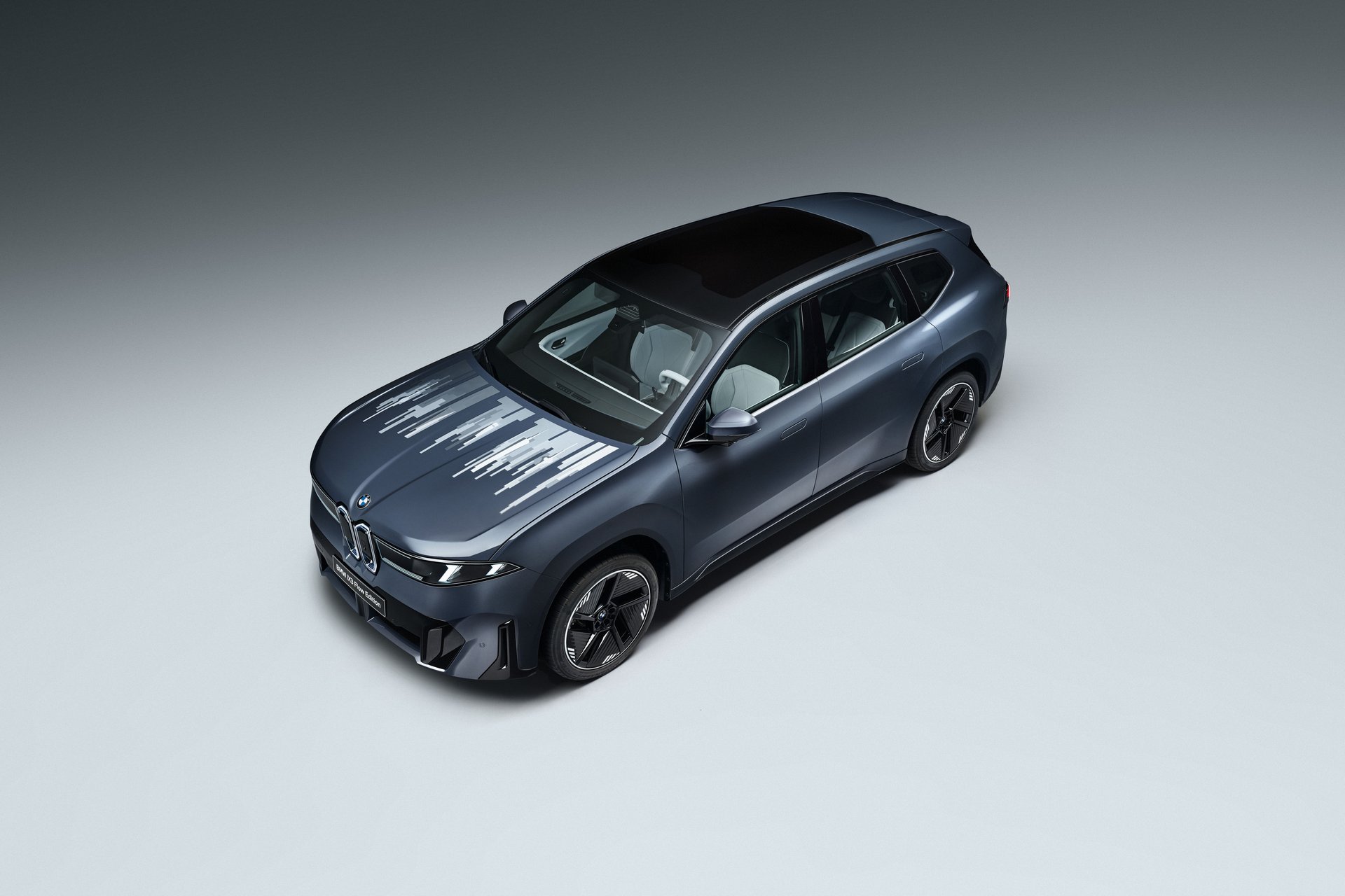 BMW iX3 Flow Edition kaputta E Ink teknolojisiyle tanıtıldı