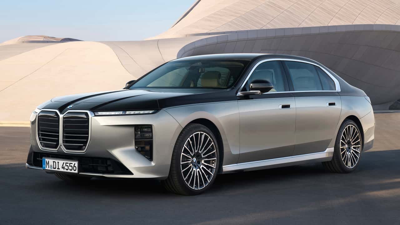 BMW 7 Serisi İç Mekan ve Elektrikli Menzil Güncellemesi