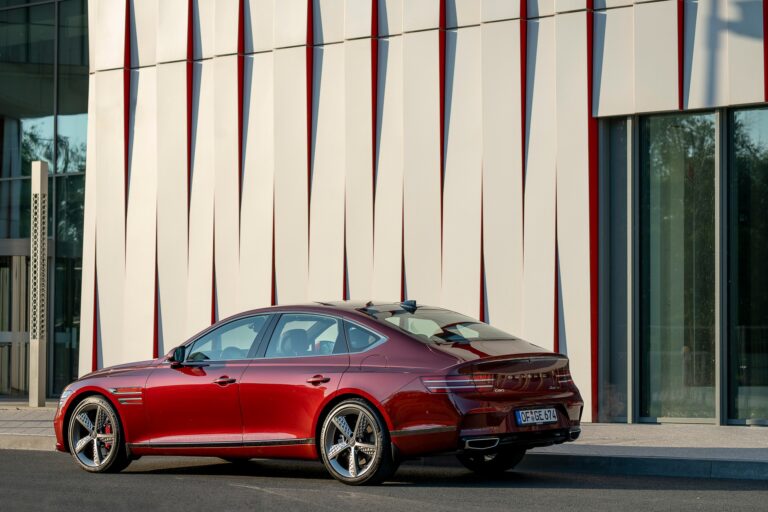 Genesis G80 3.5T Sport Prestige AWD yenilenen tasarımıyla öne çıkıyor