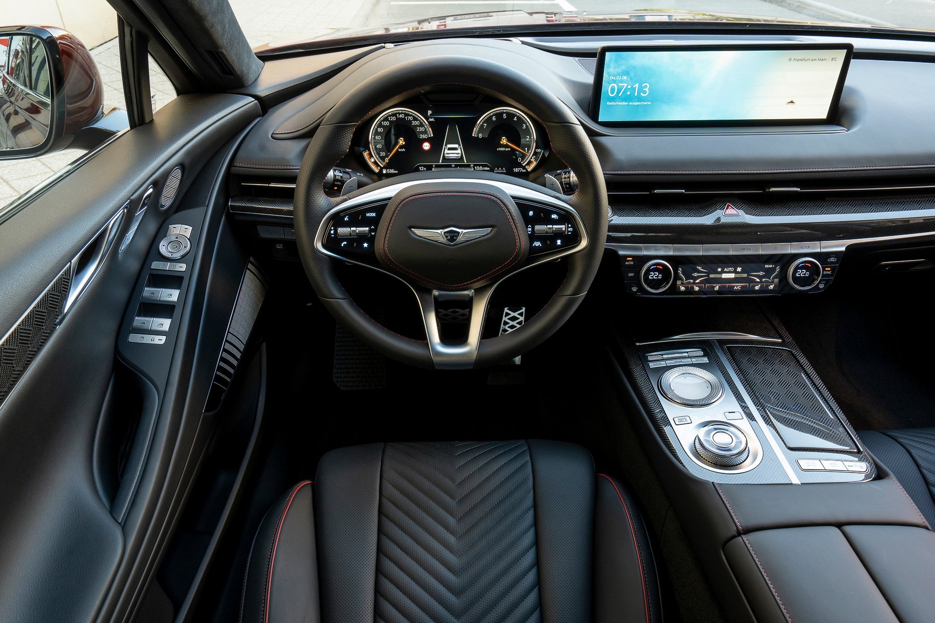 Genesis G80 3.5T Sport Prestige AWD yenilenen tasarımıyla öne çıkıyor