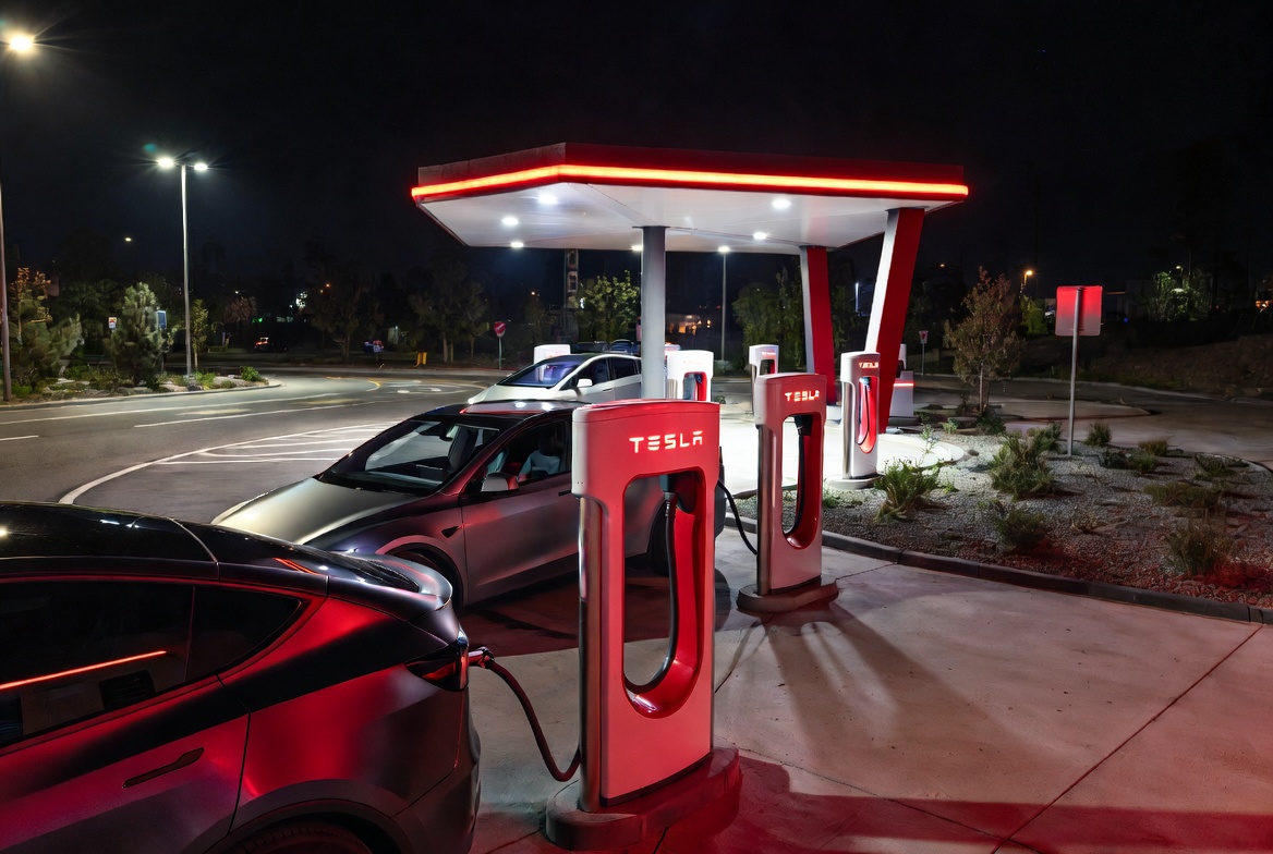 Tesla Model 3 ücretsiz Supercharger kampanyası