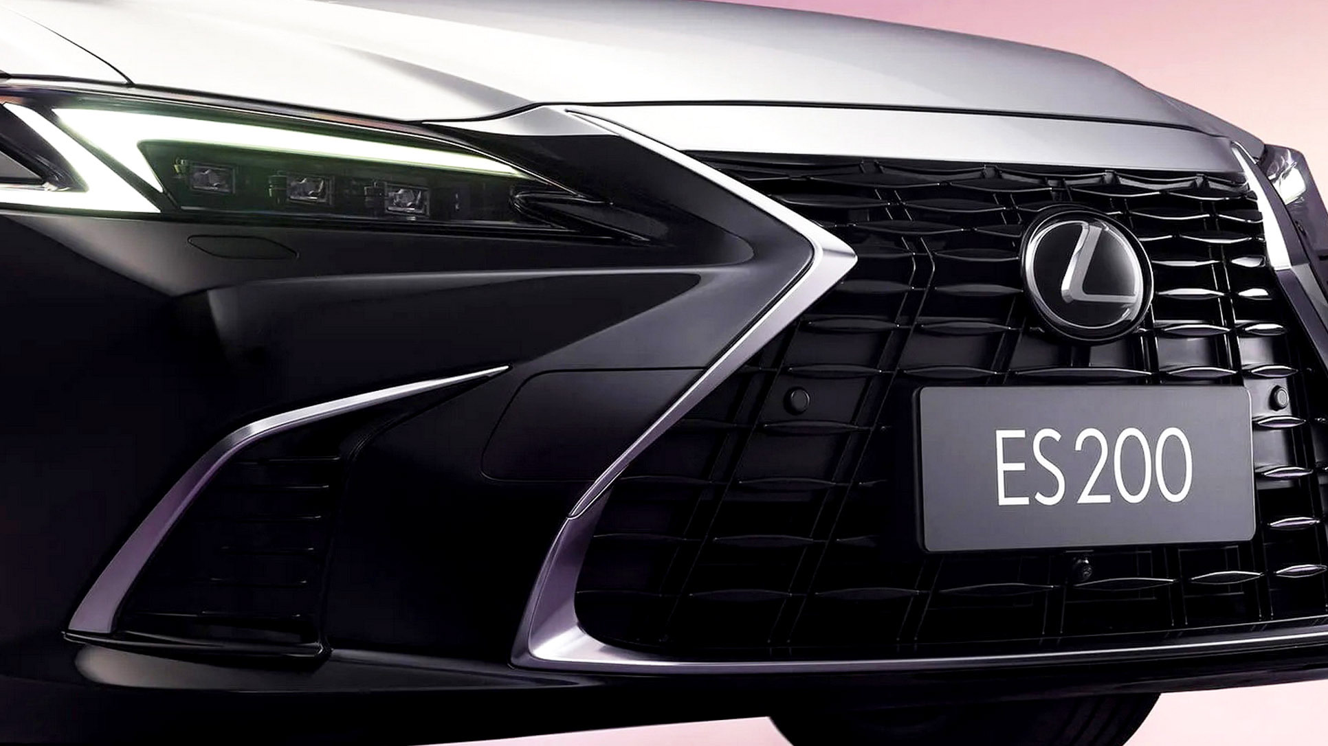 Lexus ES 300h ikinci elde Corolla fiyatına
