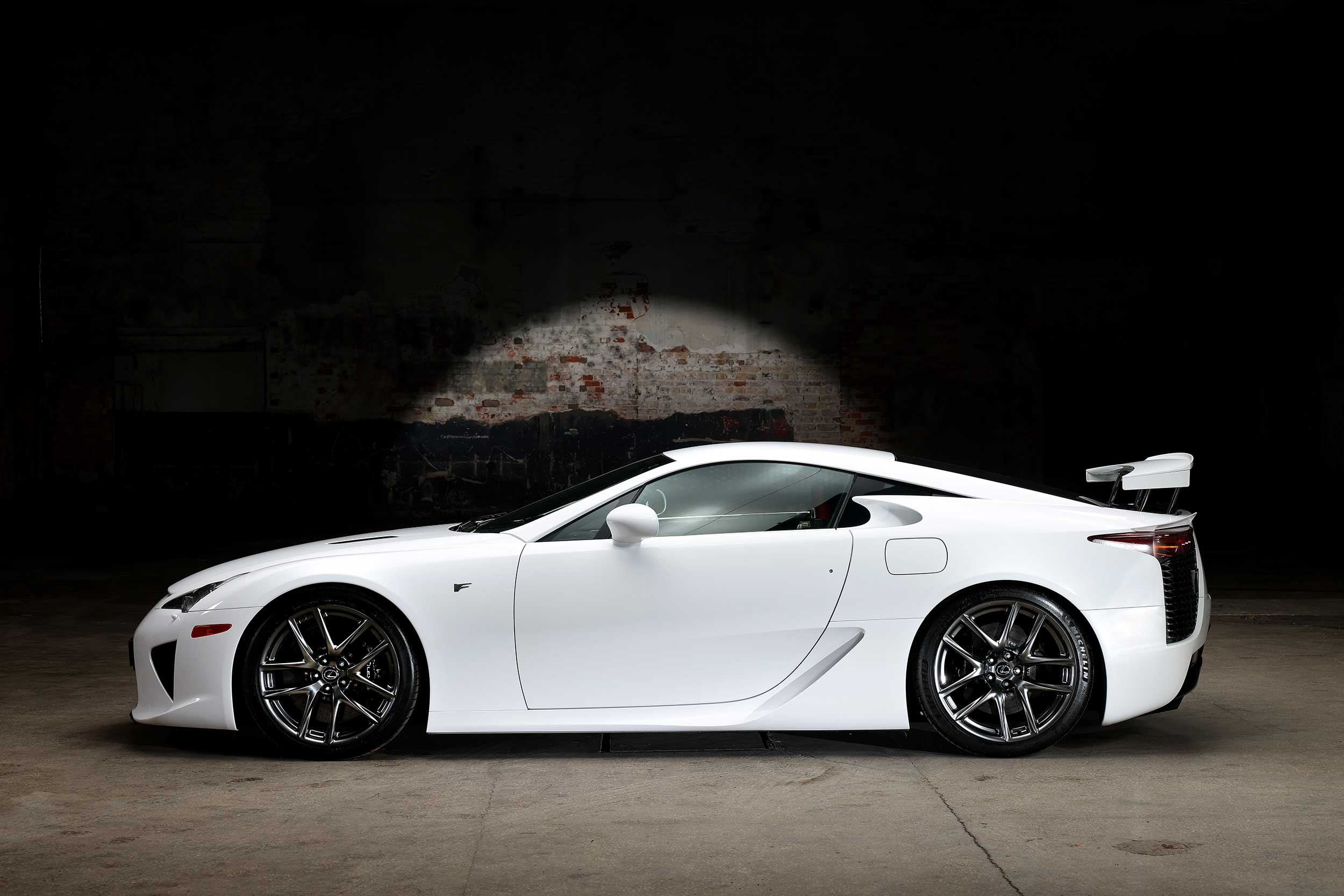 Lexus LFA Türkiye’de Otomobil Tutkunlarıyla Buluştu