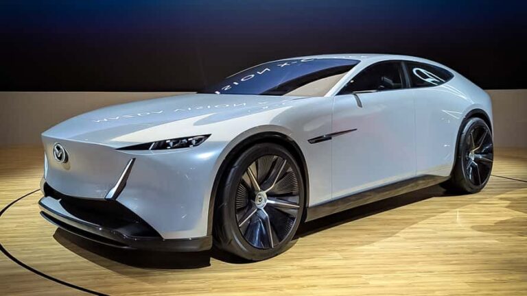 Mazda İlk Büyük Elektrikli Modelini Erteledi