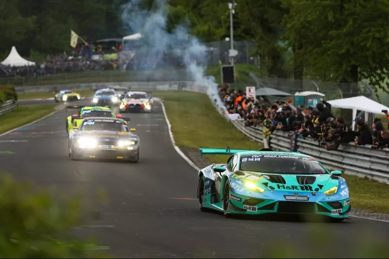 Nürburgring Güç Mücadelesinde İki Tarafın Görüşü